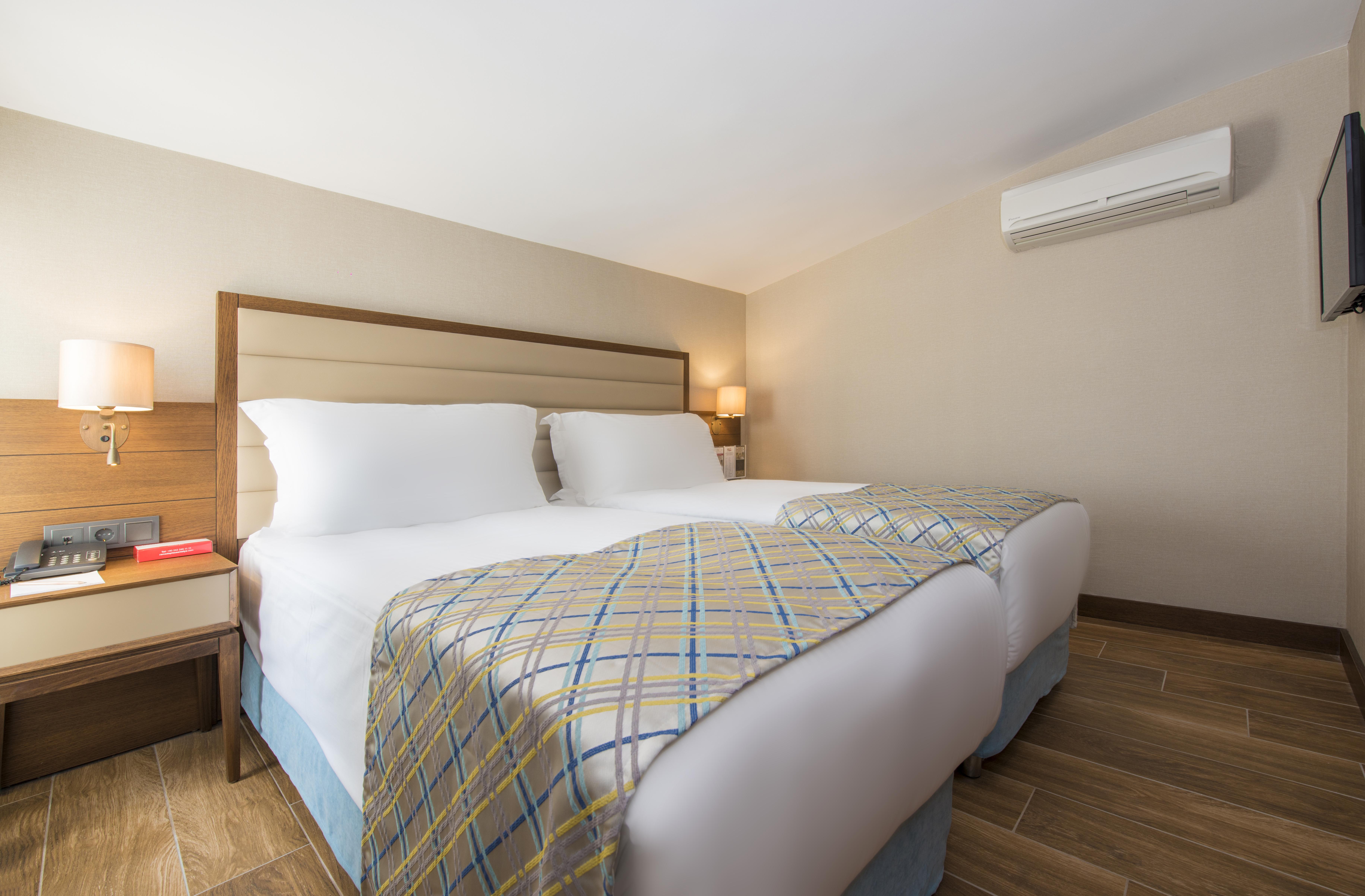 Ramada Plaza Antalya Hotel Екстериор снимка A room at the hotel