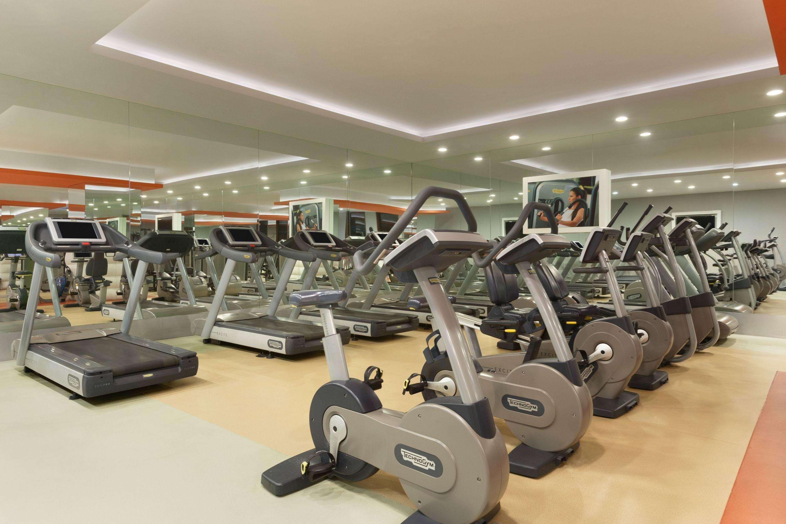 Ramada Plaza Antalya Hotel Екстериор снимка The gym at the hotel