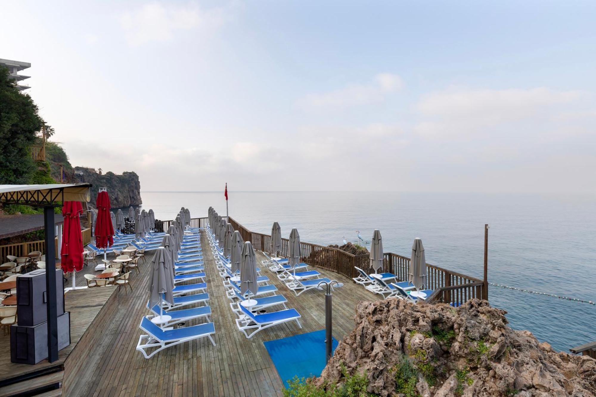 Ramada Plaza Antalya Hotel Екстериор снимка Beach in Atami
