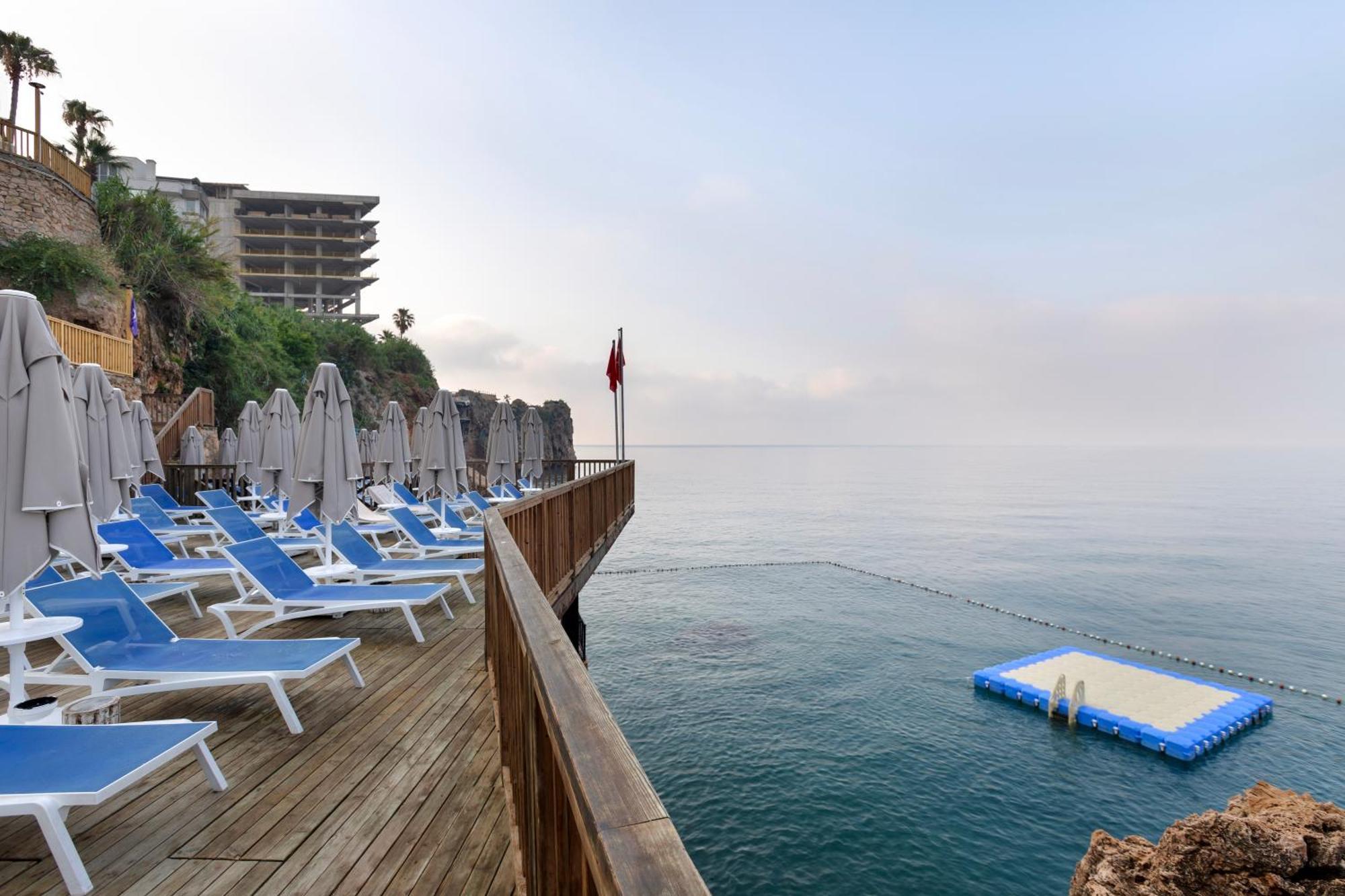 Ramada Plaza Antalya Hotel Екстериор снимка The Dead Sea