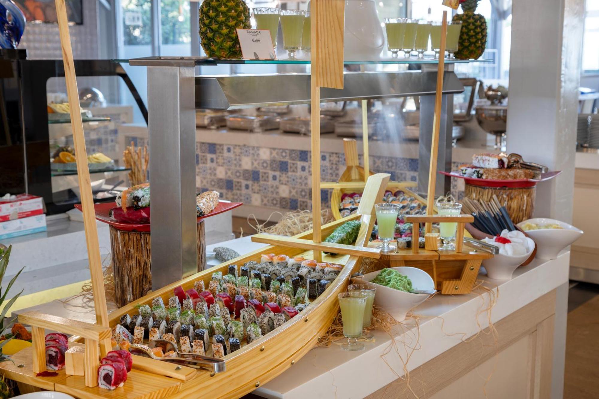 Ramada Plaza Antalya Hotel Екстериор снимка A sushi boat