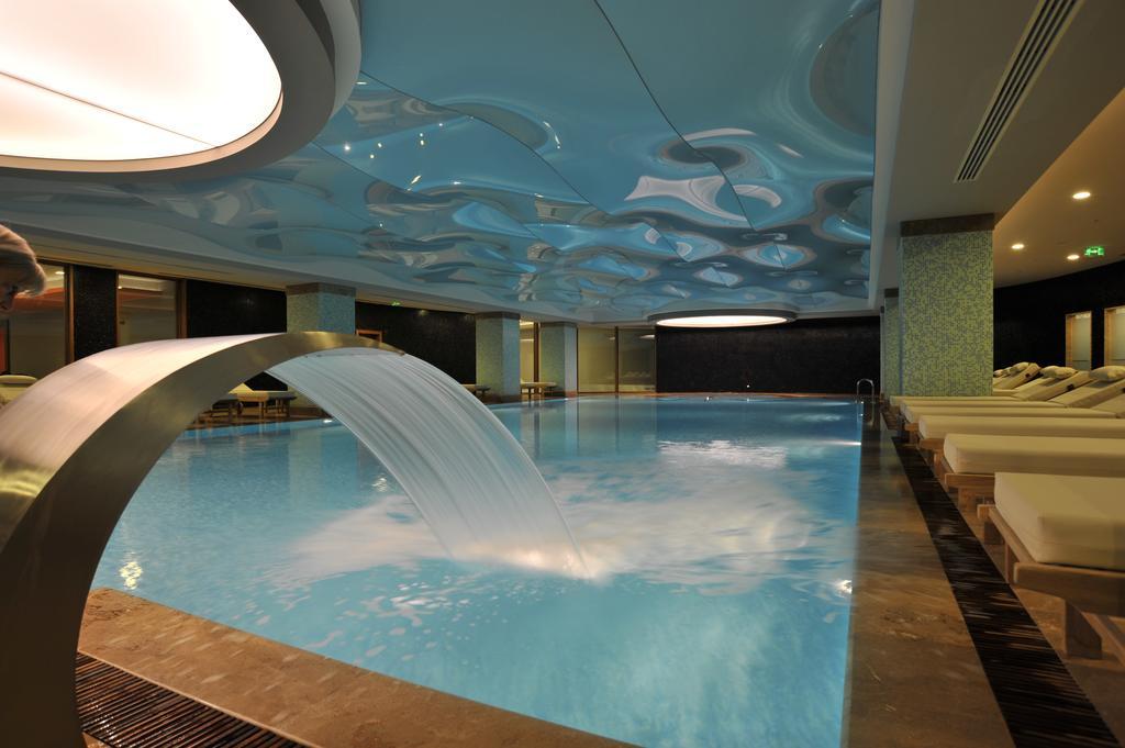 Ramada Plaza Antalya Hotel Екстериор снимка The pool at the spa