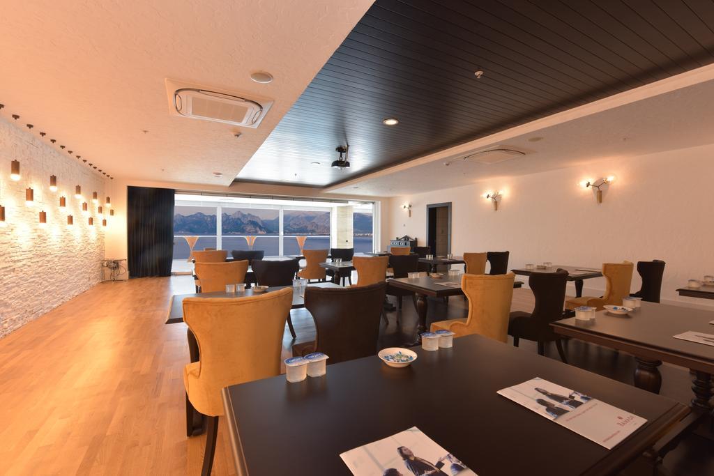 Ramada Plaza Antalya Hotel Екстериор снимка The lounge at Chubu International Airport