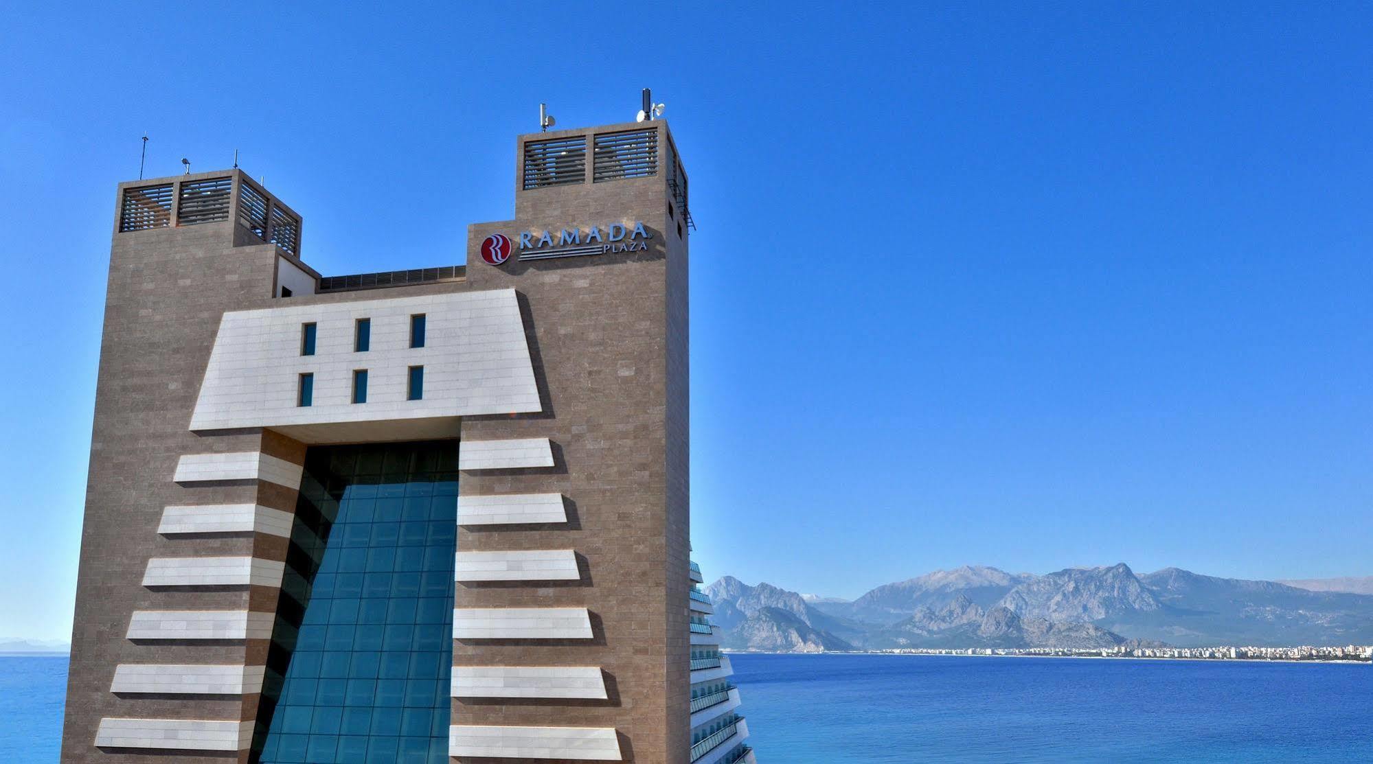 Ramada Plaza Antalya Hotel Екстериор снимка The hotel