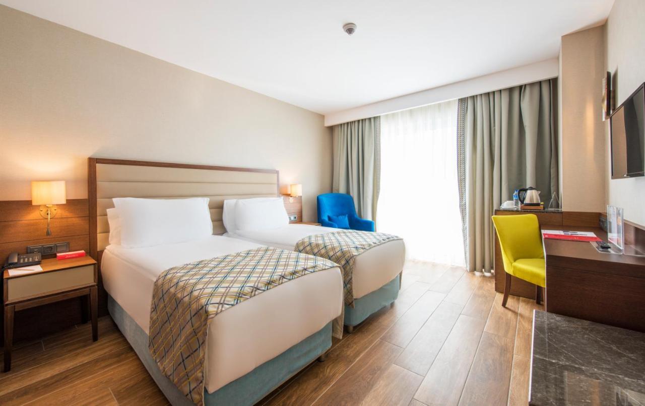 Ramada Plaza Antalya Hotel Екстериор снимка